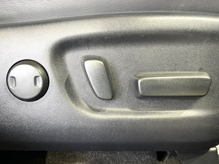 2018 Toyota Prius α DAA-ZVW40W (UW-69f067c95620a)[22]