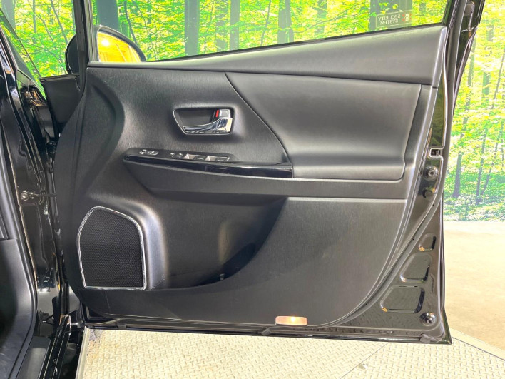 2018 Toyota Prius α DAA-ZVW40W (UW-69f067c95620a)[21]