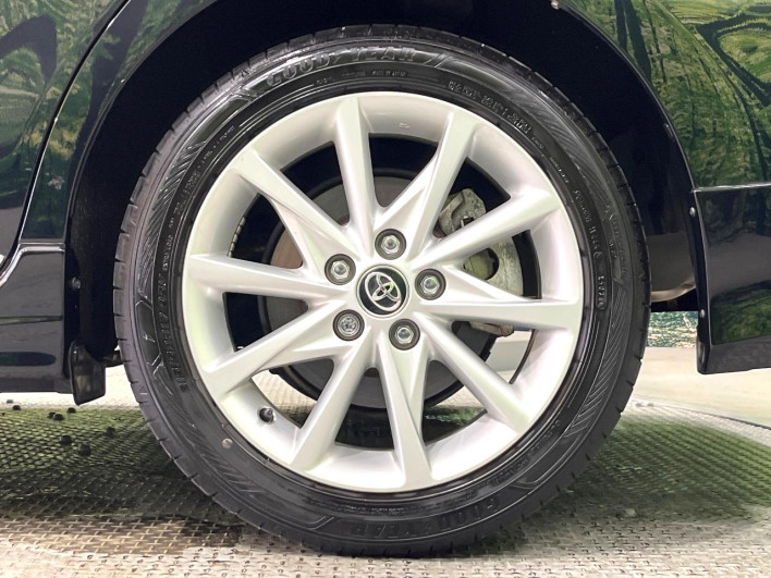 2018 Toyota Prius α DAA-ZVW40W (UW-69f067c95620a)[18]