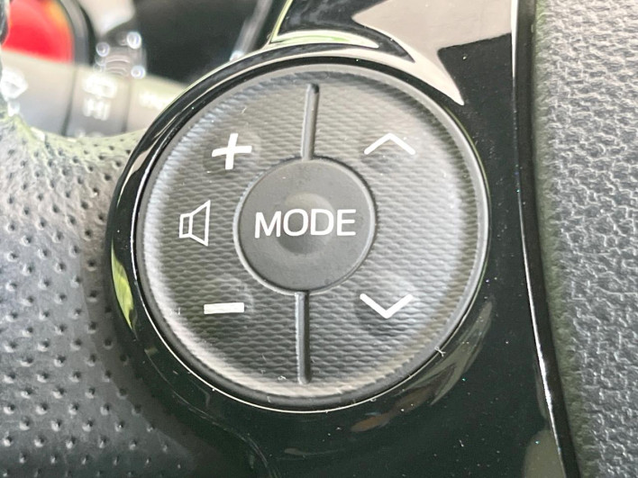 2015 Toyota Prius α DAA-ZVW41W (UW-69f067c9d6309)[17]