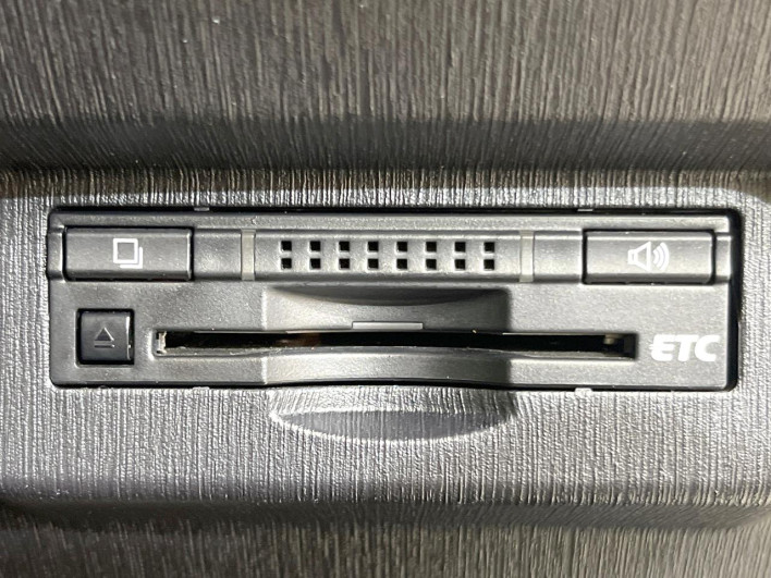 2015 Toyota Prius α DAA-ZVW41W (UW-69f067c9d6309)[15]