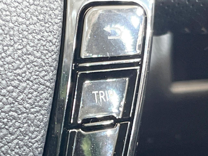 2015 Toyota Prius α DAA-ZVW41W (UW-69f067c9d6309)[19]