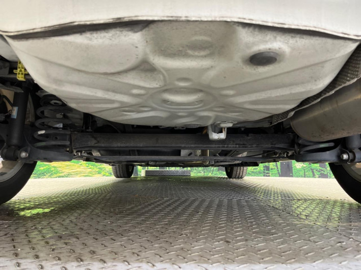 2012 Toyota Prius α DAA-ZVW41W (UW-69f067ca2d019)[23]