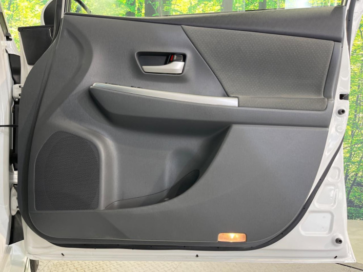 2012 Toyota Prius α DAA-ZVW41W (UW-69f067ca2d019)[16]