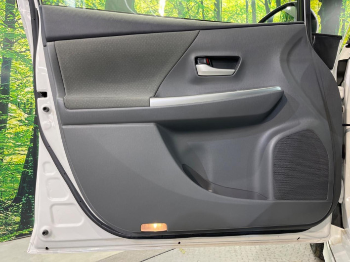 2012 Toyota Prius α DAA-ZVW41W (UW-69f067ca2d019)[18]