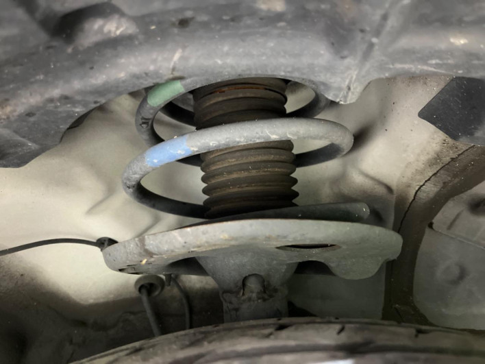 2012 Toyota Prius α DAA-ZVW41W (UW-69f067ca2d019)[25]