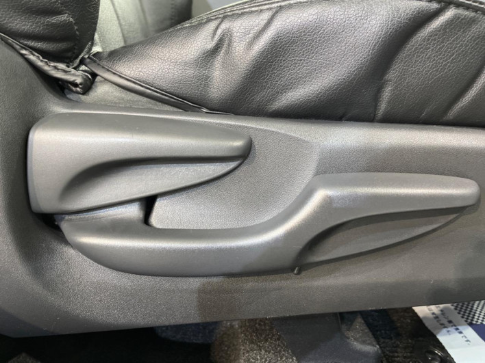 2012 Toyota Prius α DAA-ZVW41W (UW-69f067ca2d019)[29]