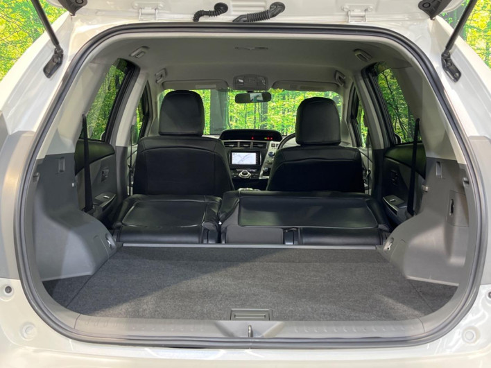 2012 Toyota Prius α DAA-ZVW41W (UW-69f067ca2d019)[21]