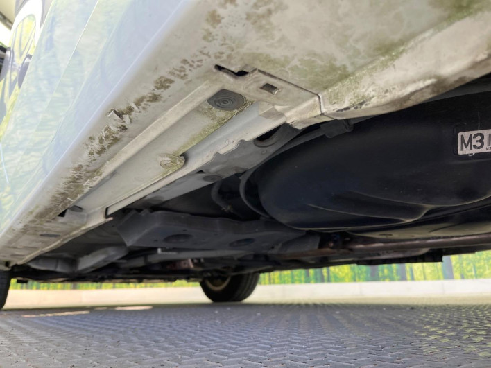 2013 Toyota Prius α DAA-ZVW41W (UW-69f067ca9cd6a)[27]