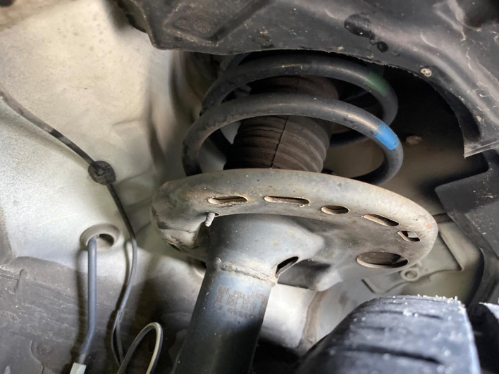 2013 Toyota Prius α DAA-ZVW41W (UW-69f067ca9cd6a)[14]