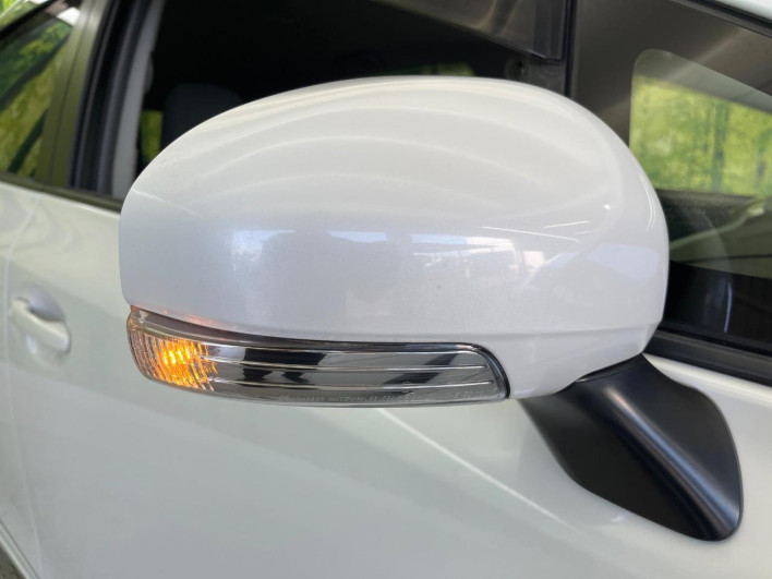 2013 Toyota Prius α DAA-ZVW41W (UW-69f067ca9cd6a)[20]