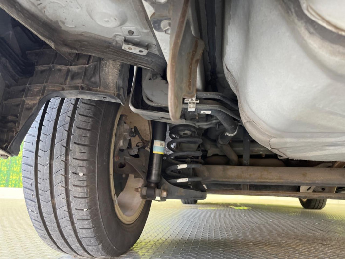 2013 Toyota Prius α DAA-ZVW41W (UW-69f067ca9cd6a)[29]