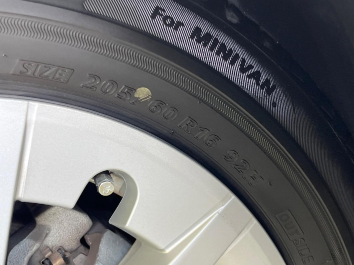 2013 Toyota Prius α DAA-ZVW41W (UW-69f067ca9cd6a)[16]