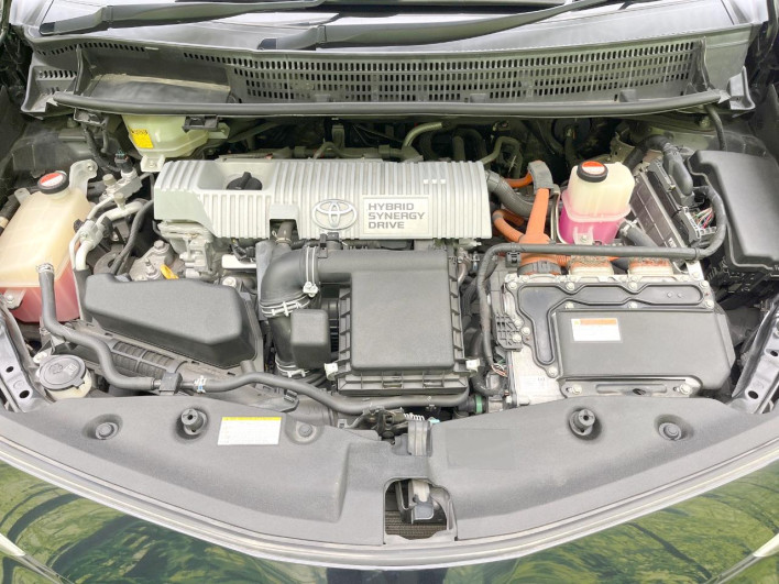 2015 Toyota Prius α DAA-ZVW41W (UW-69f067cb839f4)[4]