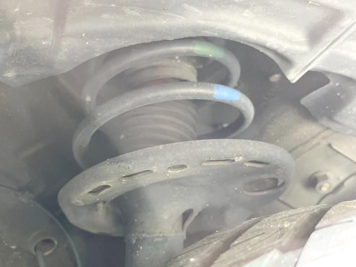 2015 Toyota Prius α DAA-ZVW41W (UW-69f067cb839f4)[17]