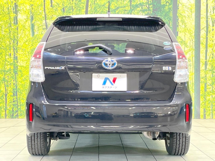 2015 Toyota Prius α DAA-ZVW41W (UW-69f067cb839f4)[10]