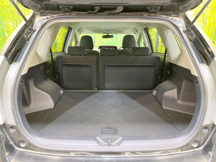 2015 Toyota Prius α DAA-ZVW41W (UW-69f067cb839f4)[26]