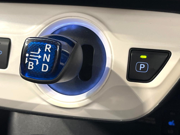 2016 Toyota Prius DAA-ZVW50 (UW-69f067cbb4804)[27]