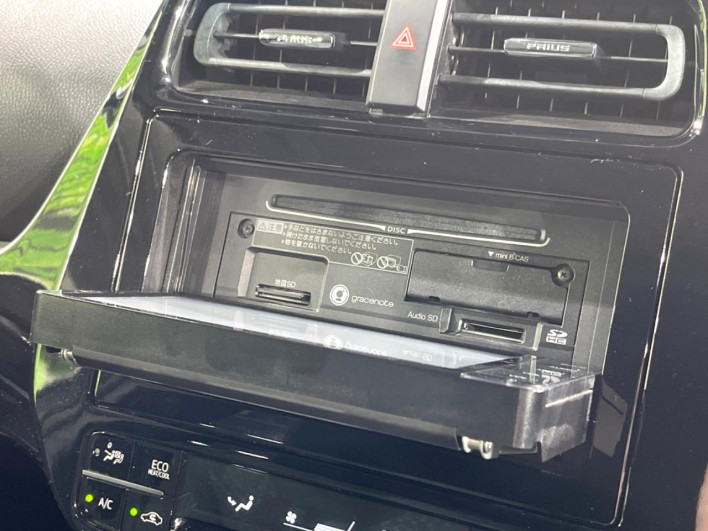 2016 Toyota Prius DAA-ZVW50 (UW-69f067cc2cd06)[28]