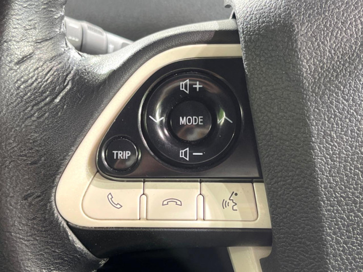 2016 Toyota Prius DAA-ZVW50 (UW-69f067cc2cd06)[17]