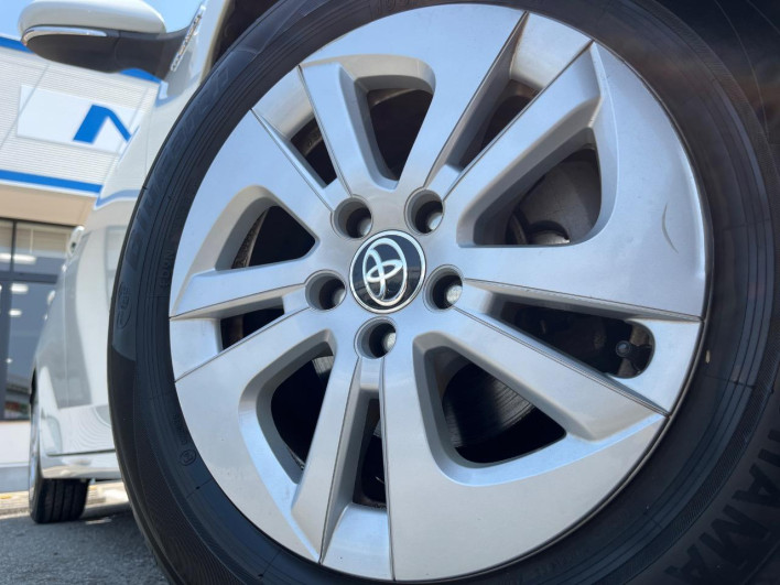 2017 Toyota Prius DAA-ZVW50 (UW-69f067ccd5d32)[15]