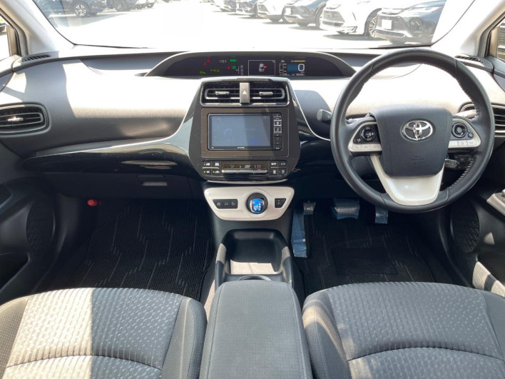 2017 Toyota Prius DAA-ZVW50 (UW-69f067ccd5d32)[24]