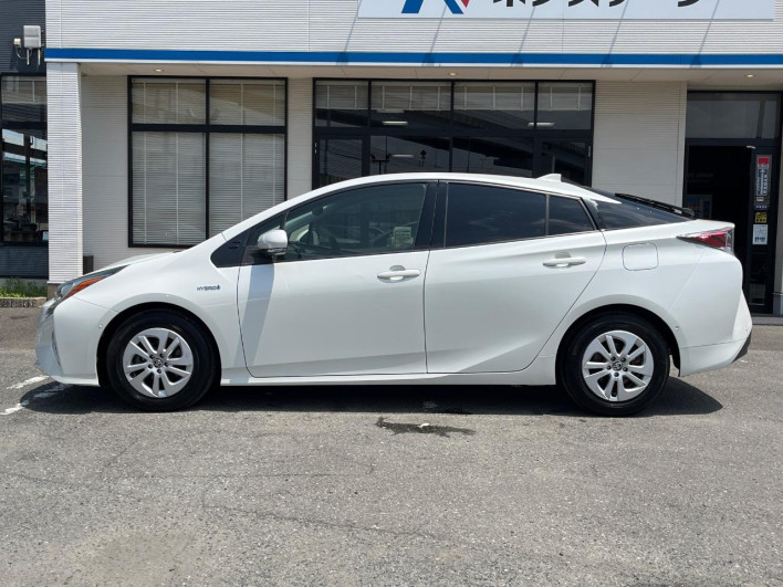 2017 Toyota Prius DAA-ZVW50 (UW-69f067ccd5d32)[29]