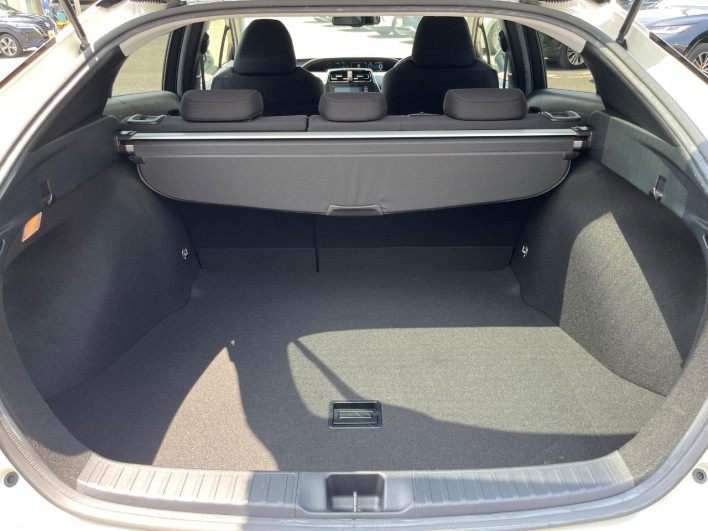 2017 Toyota Prius DAA-ZVW50 (UW-69f067ccd5d32)[22]