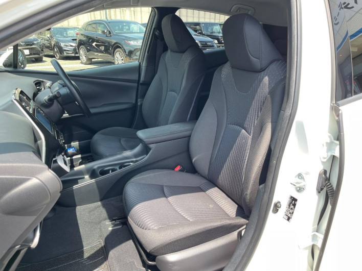 2017 Toyota Prius DAA-ZVW50 (UW-69f067ccd5d32)[18]