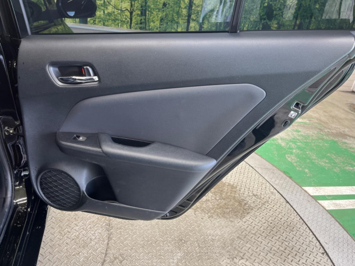 2018 Toyota Prius DAA-ZVW50 (UW-69f067cd7ebcf)[19]