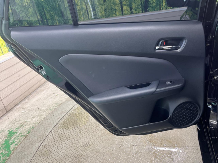 2018 Toyota Prius DAA-ZVW50 (UW-69f067cd7ebcf)[23]