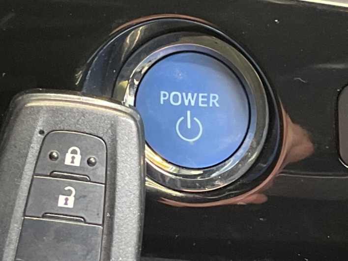 2018 Toyota Prius DAA-ZVW50 (UW-69f067cd7ebcf)[25]