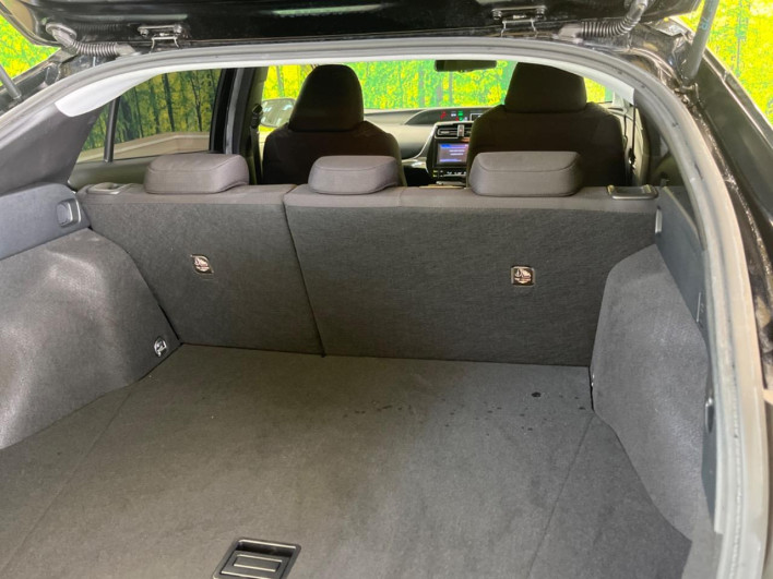 2018 Toyota Prius DAA-ZVW50 (UW-69f067cd7ebcf)[14]