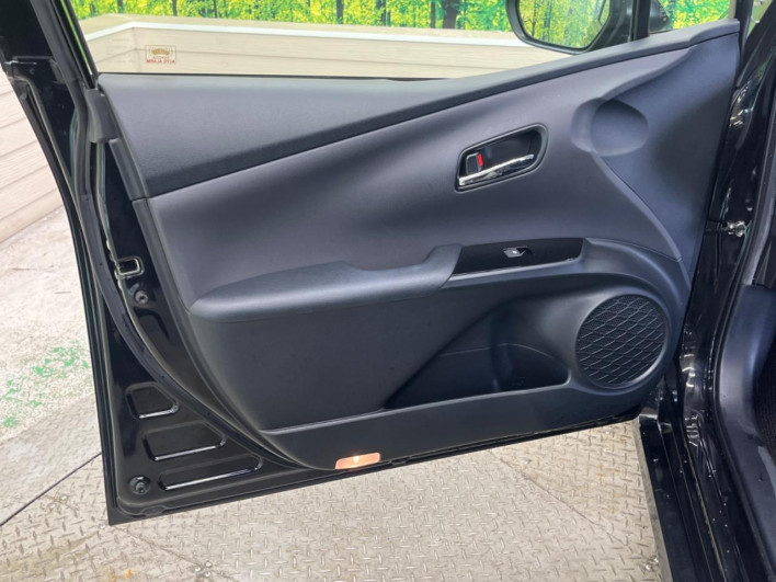 2018 Toyota Prius DAA-ZVW50 (UW-69f067cd7ebcf)[24]