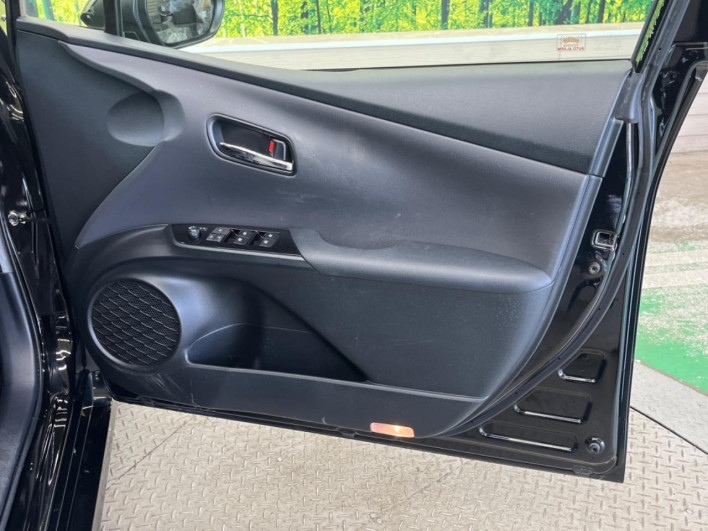 2018 Toyota Prius DAA-ZVW50 (UW-69f067cd7ebcf)[20]