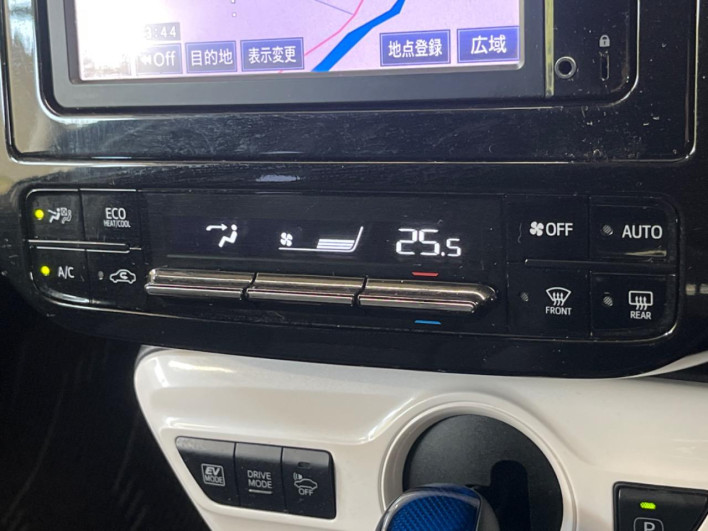 2018 Toyota Prius DAA-ZVW50 (UW-69f067cd7ebcf)[29]