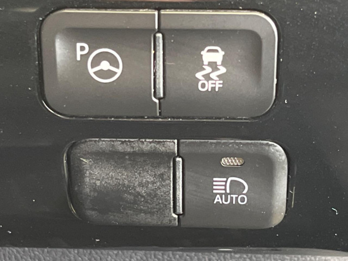 2018 Toyota Prius DAA-ZVW50 (UW-69f067cd7ebcf)[26]