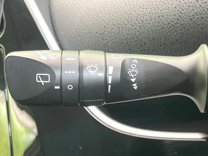 2020 Toyota Prius 6AA-ZVW51 (UW-69f067cdead00)[23]