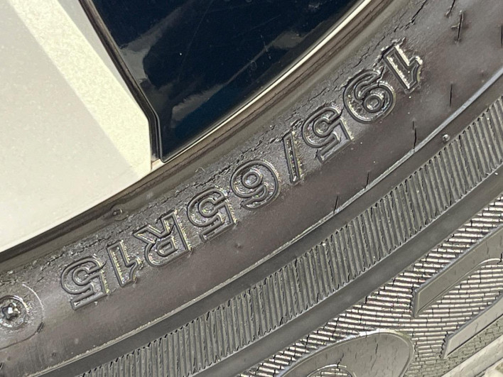 2020 Toyota Prius PHV DLA-ZVW52 (UW-69f067ce41e89)[14]