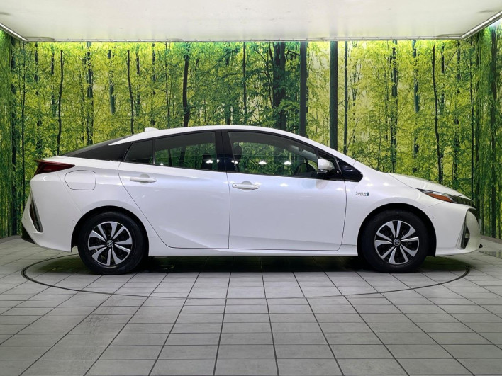 2020 Toyota Prius PHV DLA-ZVW52 (UW-69f067ce41e89)[10]