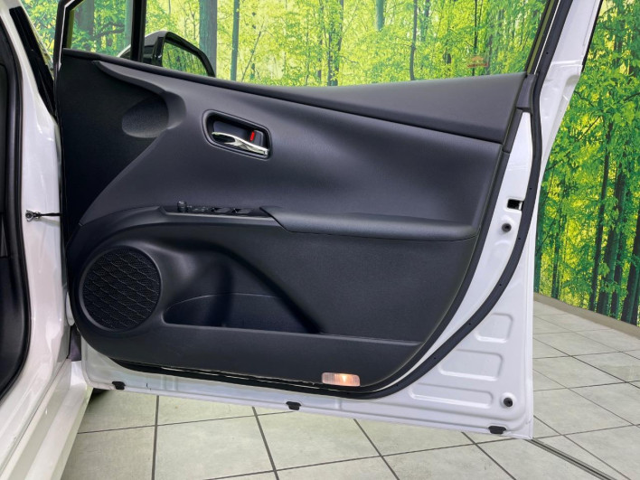 2020 Toyota Prius PHV DLA-ZVW52 (UW-69f067ce41e89)[21]