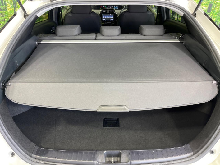 2018 Toyota Prius DAA-ZVW55 (UW-69f067cea271a)[27]