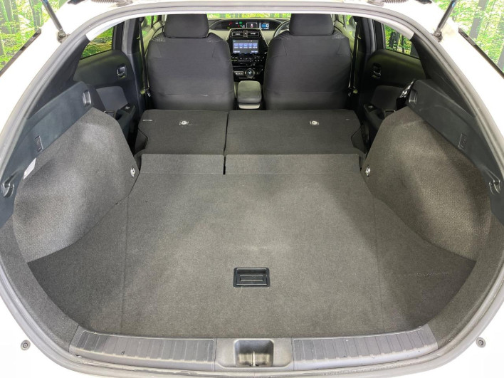 2018 Toyota Prius DAA-ZVW55 (UW-69f067cea271a)[26]