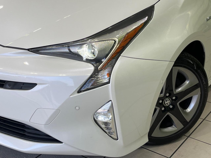 2018 Toyota Prius DAA-ZVW55 (UW-69f067cea271a)[9]