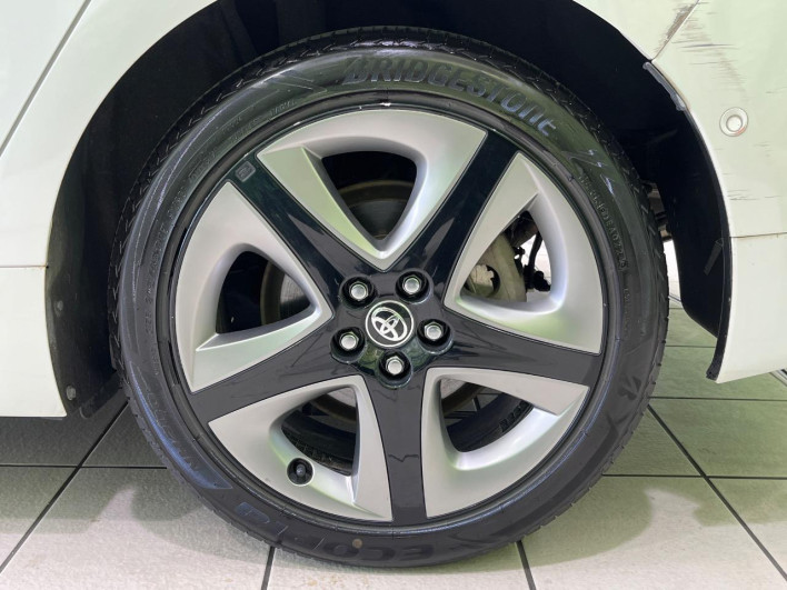 2018 Toyota Prius DAA-ZVW55 (UW-69f067cea271a)[11]