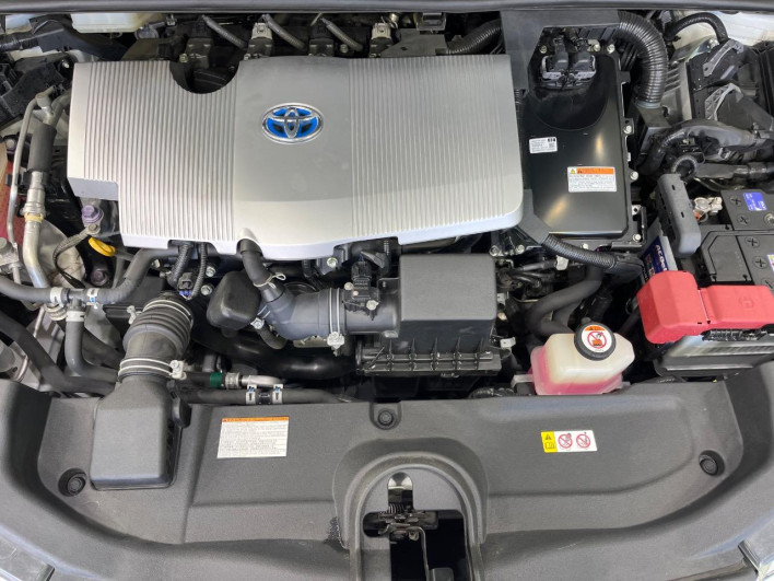 2018 Toyota Prius DAA-ZVW55 (UW-69f067cea271a)[8]