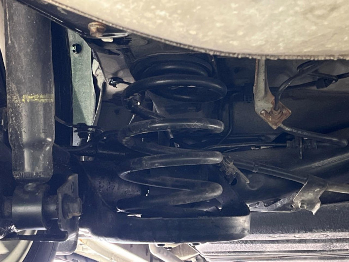 2014 Toyota Noah DAA-ZWR80G (UW-69f067d05a2a3)[9]