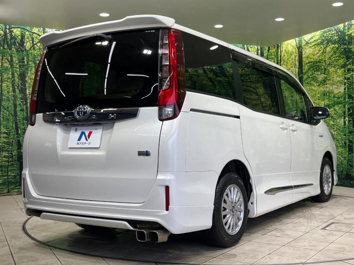 2014 Toyota Noah DAA-ZWR80G (UW-69f067d05a2a3)[28]