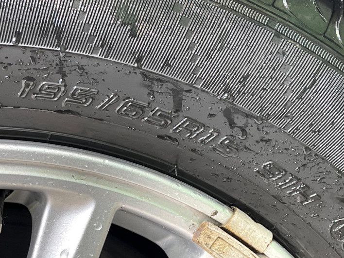 2014 Toyota Noah DAA-ZWR80G (UW-69f067d05a2a3)[7]