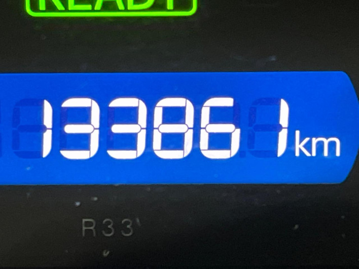 2014 Toyota Noah DAA-ZWR80G (UW-69f067d05a2a3)[2]